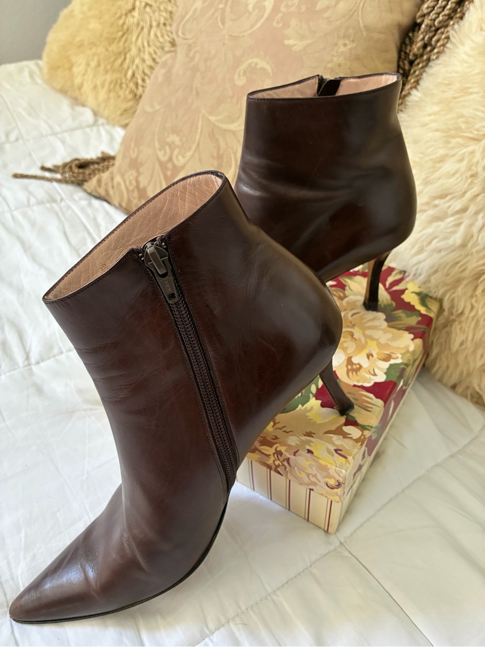 Women's Brown Leather Pointed-Toe Ankle Booties with Side Zip